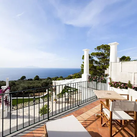 Amira Bed and Breakfast 4*