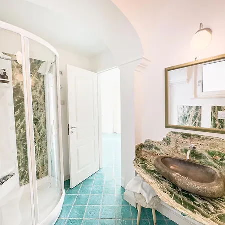 Bed & Breakfast Amira 4*