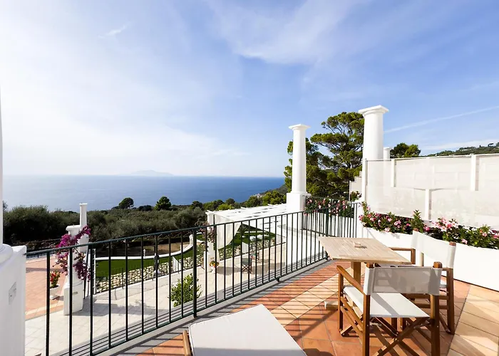 Amira Bed and Breakfast 4*