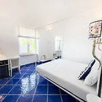 B&B Amira 4*