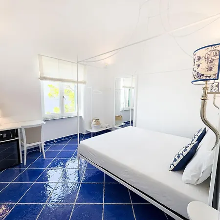 Bed and breakfast Amira 4*