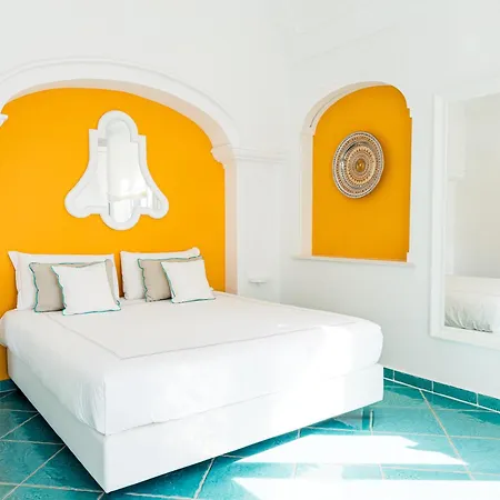 Bed and breakfast Amira 4*